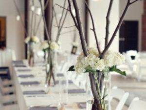 super-simple-centerpieces-diy-party-with-my-friends-add-gold-glitter-to-the-tops-of-the-vases-buy-carnations-branches-everygreen-these-centerpieces-plus-votives-stunning-centrepiece-via